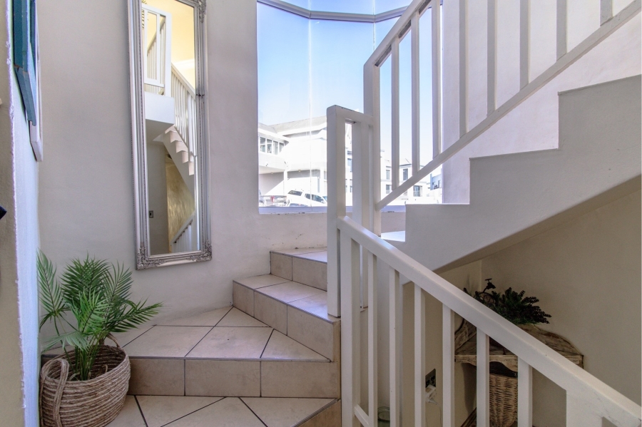 5 Bedroom Property for Sale in Calypso Beach Western Cape